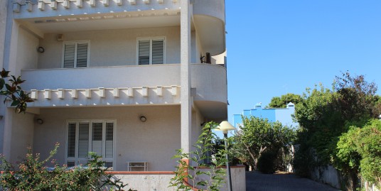 CAMPOMARINO: VILLA BEA 10 POSTI LETTO – MARUGGIO- ALTO SALENTO